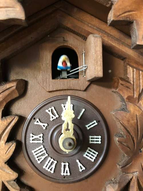 R. LÖTSCHER SWISS CUCKOO CLOCK - COMPLETE - WORKING 100 %