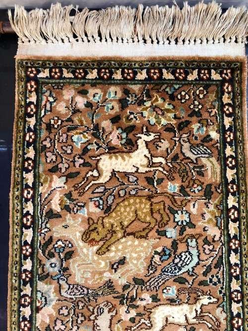 INVESTMENT PIECE !!! BEAUTIFUL GENUINE SILK TURKISH HEREKE HUNTING CARPET / WALL HANGING
