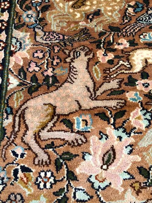 INVESTMENT PIECE !!! BEAUTIFUL GENUINE SILK TURKISH HEREKE HUNTING CARPET / WALL HANGING