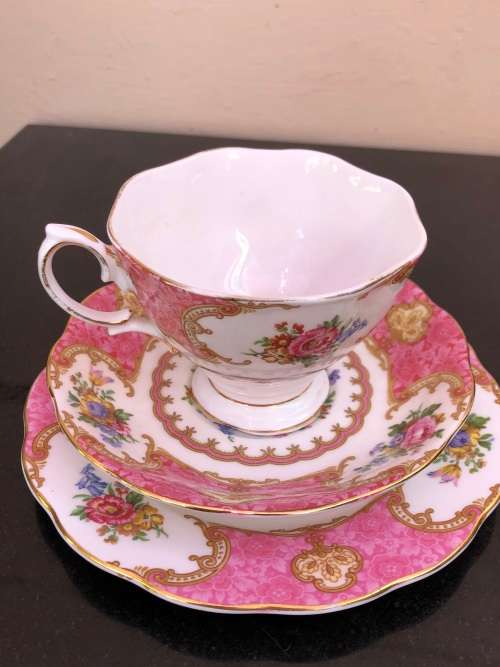 Wow !!!  Royal Albert Lady Carlisle Trio in fantastic condition #1
