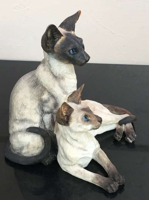 Country Artists Collectable Cat Figurines Siamese Pair Signed and Dated 2004 No: 03527