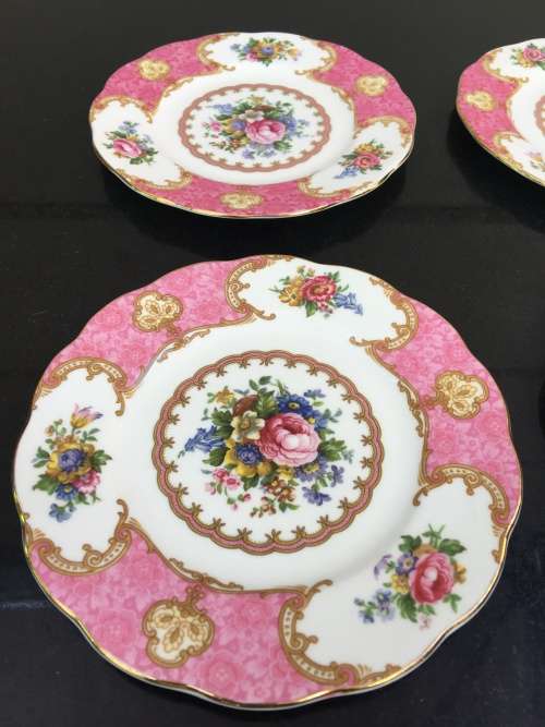 4pc Vintage Royal Albert Lady Carlisle Side Plates in fantastic condition