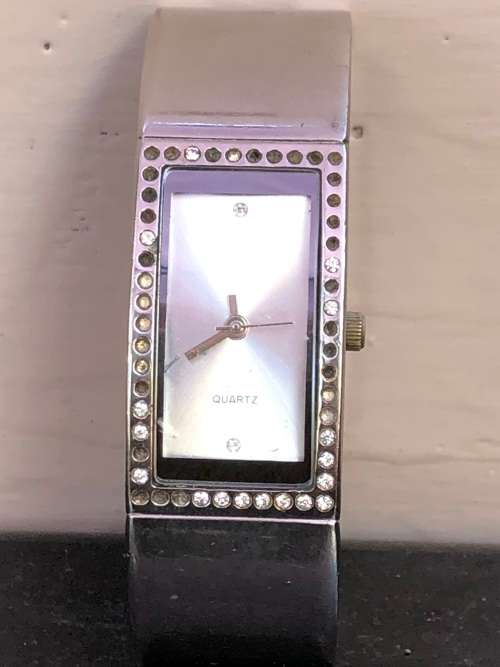 STUNNING LADIES FASHION QUARTZ WATCH - WORKING 100% - NEW BATTERY FITTED