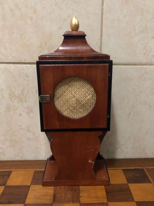 WHAT A BEAUTY !!! EXQUISITE WOOD CASED QUEEN ANNE LEGGED SHELF CLOCK WORKING 100%