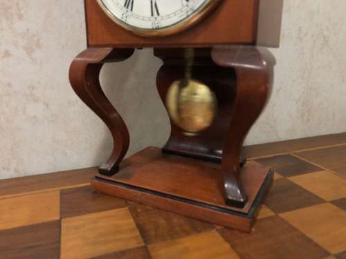 WHAT A BEAUTY !!! EXQUISITE WOOD CASED QUEEN ANNE LEGGED SHELF CLOCK WORKING 100%