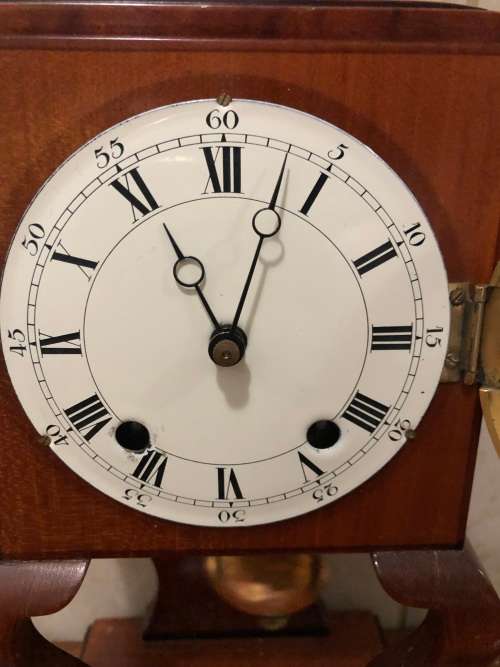 WHAT A BEAUTY !!! EXQUISITE WOOD CASED QUEEN ANNE LEGGED SHELF CLOCK WORKING 100%