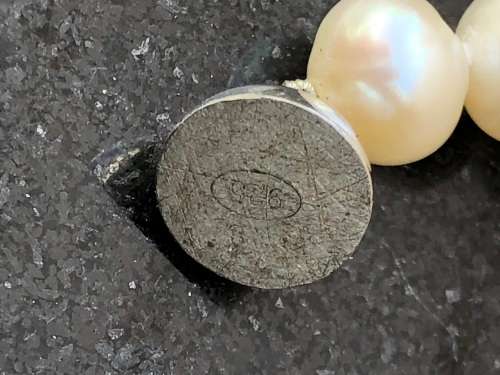FRESH WATER PEARL NECKLACE WITH 925 STAMPED SILVER MAGNETIC CLASP