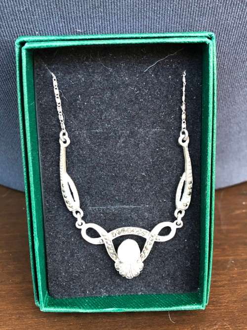 WOW !!! STUNNING VINTAGE STERLING SILVER PEARL AND MARCASITE NECKLACE PENDANT- 6.08g