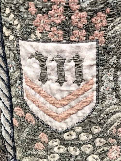 WHAT A BEAUTY !!!! STUNNING LARGE FRENCH MEDIEVAL AUBUSSON /TAPESTRY WALL HANGING 1540 X 1540mm