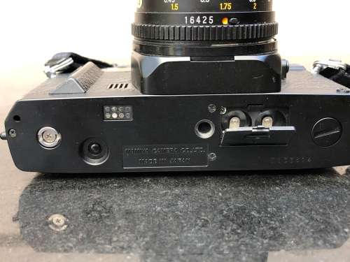 MAMIYA ZE-X SLR FILM CAMERA c1981 WITH FLASH AND USER MANUAL - WORKING