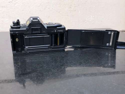 MAMIYA ZE-X SLR FILM CAMERA c1981 WITH FLASH AND USER MANUAL - WORKING