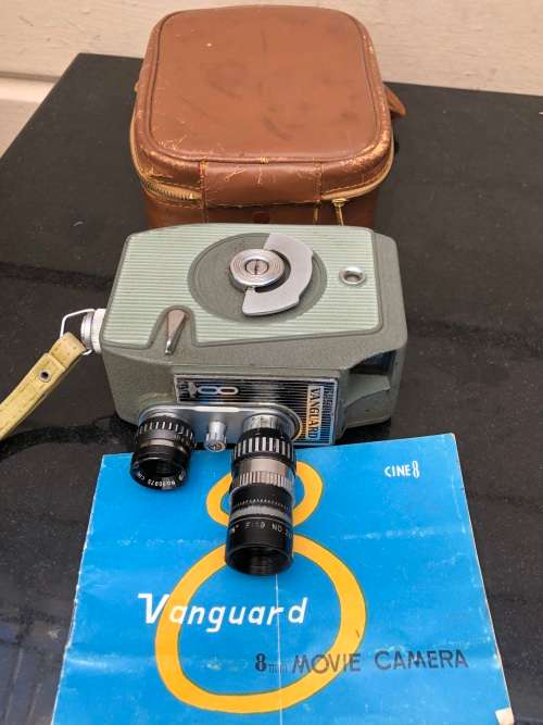 RARE VINTAGE VANGUARD CINE8 8mm MOVIE CAMERA IN CASE WITH USER MANUAL - EXCELLENT CONDITION