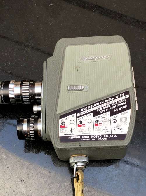RARE VINTAGE VANGUARD CINE8 8mm MOVIE CAMERA IN CASE WITH USER MANUAL - EXCELLENT CONDITION