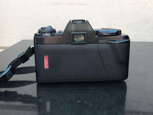 MINOLTA X-300s 35mm SLR MANUAL ZOOM FILM CAMERA WITH TWO LENSES IN A CARRY CASE -WORKING 100%