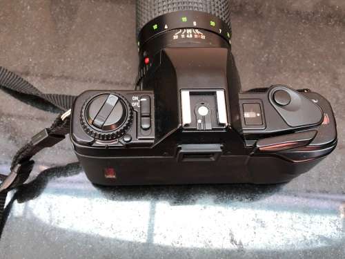 MINOLTA X-300s 35mm SLR MANUAL ZOOM FILM CAMERA WITH TWO LENSES IN A CARRY CASE -WORKING 100%
