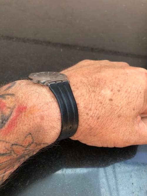 RARE AND COLLECTABLE SWATCH SKIN AG-2005 SUPER THIN ORIGINAL ANALOGUE QUARTZ WATCH - WORKING 100%
