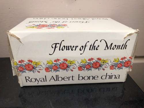 ROYAL ALBERT ANEMONES FLOWER OF THE MONTH MARCH DUO AND POSY IN THE ORIGINAL BOX - DUO IS MINT !!!