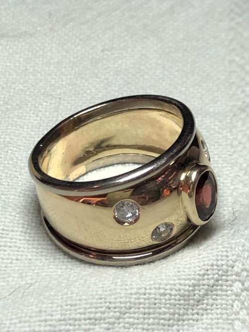 WOW !!! CHUNKY 9CT YELLOW GOLD RUBY AND CZ DRESS RING - SIZE T - 11.46g