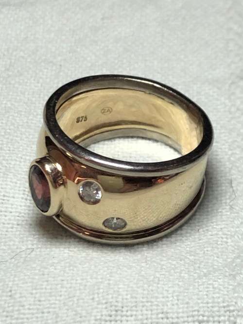 WOW !!! CHUNKY 9CT YELLOW GOLD RUBY AND CZ DRESS RING - SIZE T - 11.46g