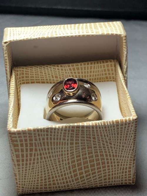 WOW !!! CHUNKY 9CT YELLOW GOLD RUBY AND CZ DRESS RING - SIZE T - 11.46g