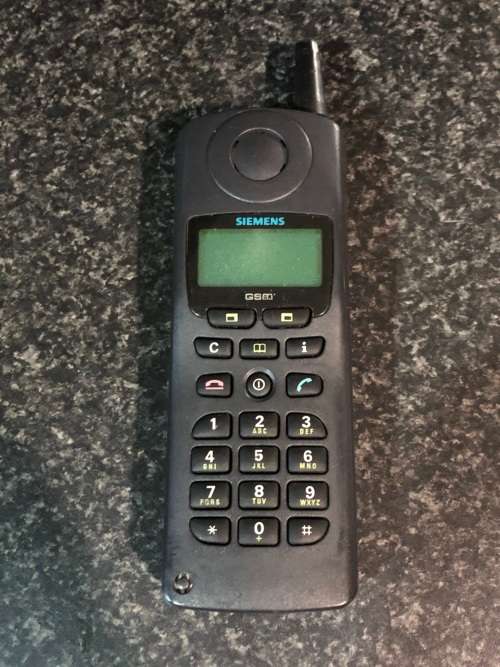 JOB LOT OF OLD CELL PHONES - UNTESTED - NOKIA 5110 , SIEMENS , NOKIA 1600 AND MOBICELL