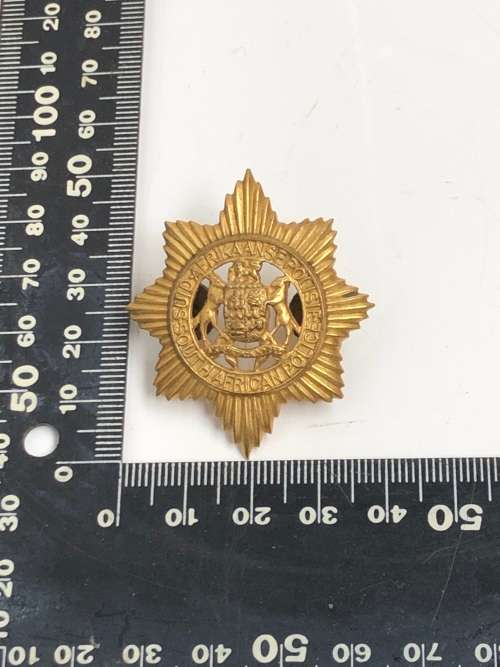 SOUTH AFRICAN POLICE SERVICE CAP BADGE c1980`s - LUGS INTACT