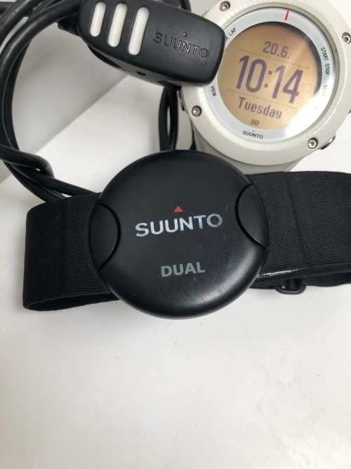 SUUNTO AMBIT 2 WHITE FITNESS WATCH WITH CHARGER AND HEART MONITOR - FULL WORKING ORDER