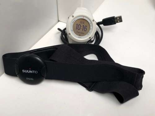 SUUNTO AMBIT 2 WHITE FITNESS WATCH WITH CHARGER AND HEART MONITOR - FULL WORKING ORDER