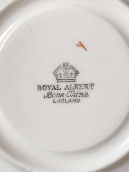 ROYAL ALBERT YELLOW RAINBOW PATTERN TEA FOR ONE - CHECK DESCRIPTION AND PICS