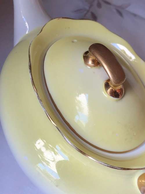 ROYAL ALBERT YELLOW RAINBOW PATTERN TEA FOR ONE - CHECK DESCRIPTION AND PICS