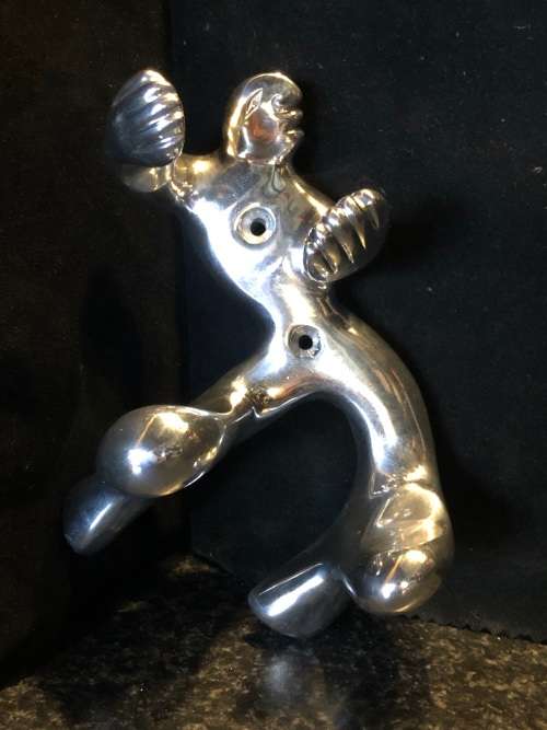 CARROL BOYES (1954 - 2019) NECK AND NECK PATTERN WALL MOUNTED BOTTLE HOLDER - BOXED LIKE NEW