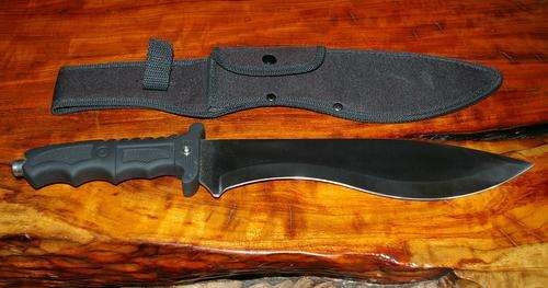 KUKRI KNIFE WITH BLACK POUCH