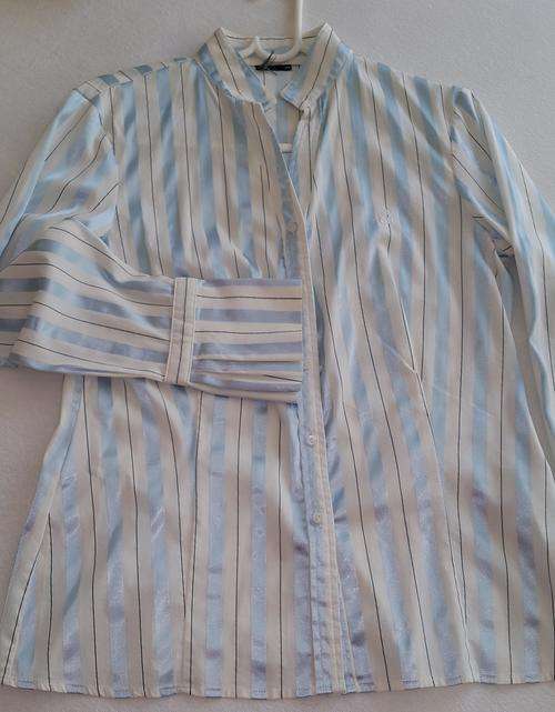 Vintage Daniel Hechter ladies shirt Size 36