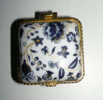 Blue Porcelain Gift Box - square shape