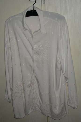 Vintage Broderie anglaise cream shirt - size 36 - REDUCED