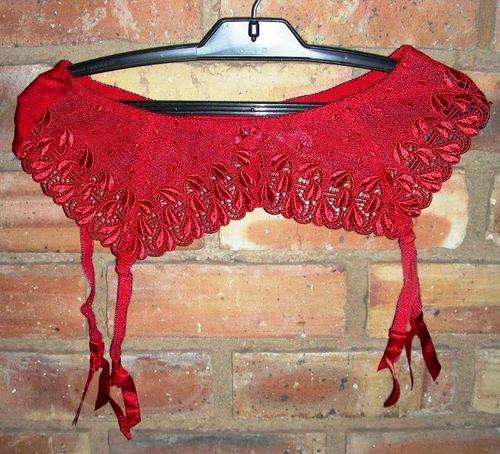 Fabulous Red garter - 18/20 from Envie Ireland/UK