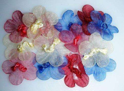 16 x Organza Daisies