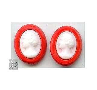 1 x Vintage facetted glass coral Cameo 23mm x 18mm - white victorian face - Czech circa 1960's