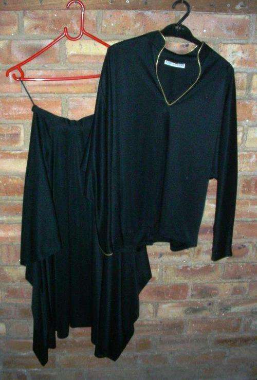 Stunning Vintage Black Pant / Skirt Suit - you must see this !