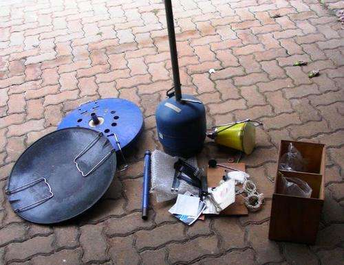Gas bottle, skottel braai, Gas lamps plus extra's for these things.