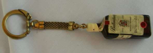 Vintage Ballentynes whisky Keyring