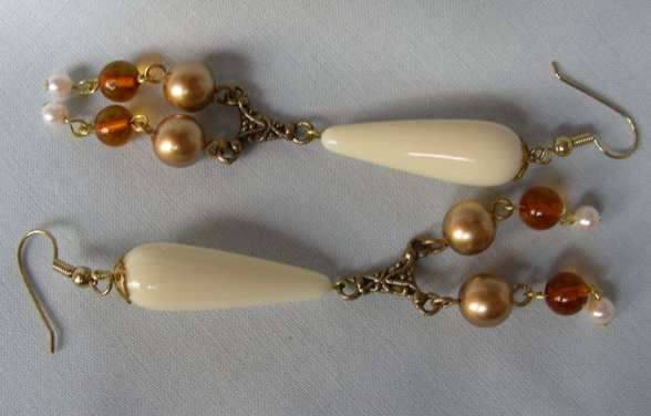 Vintage Earrings - Ivory Teardrop