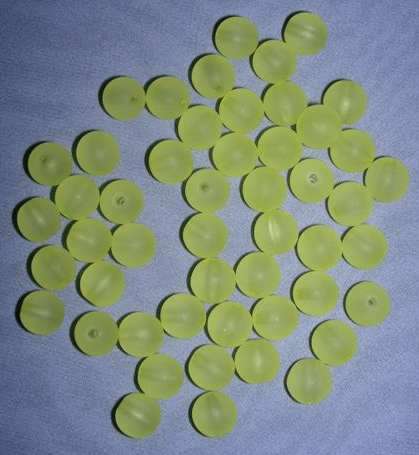 50 x Yellow frosted round Acrylic beads - 8mm