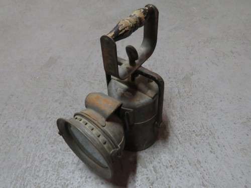 Old Railway hand lantern - Don't see SAR markings