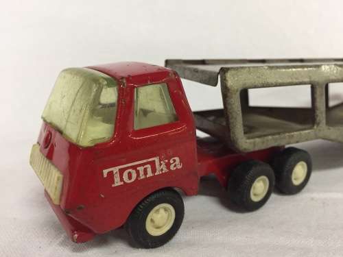Vintage Tonka toy truck with transport carrier trailer
