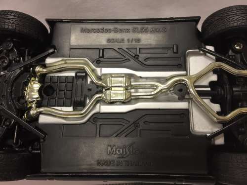 Maisto Mercedes-Benz SL55 AMG V8 kompressor model car - scale 1/18