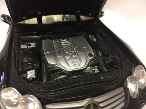 Maisto Mercedes-Benz SL55 AMG V8 kompressor model car - scale 1/18