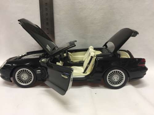 Maisto Mercedes-Benz SL55 AMG V8 kompressor model car - scale 1/18