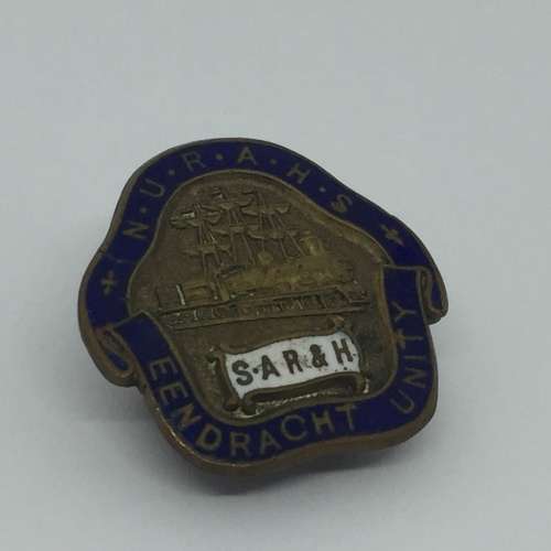SA Railways and Harbour button hole badge