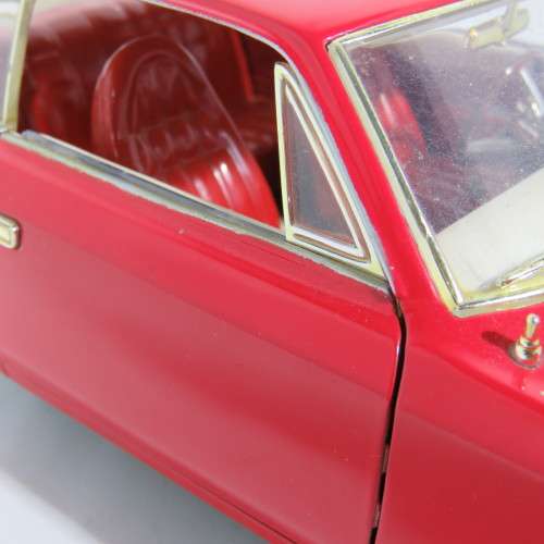 Road signature 1970 AMC Rebel model car - Scale 1/18 - Left front suspension support arm broken